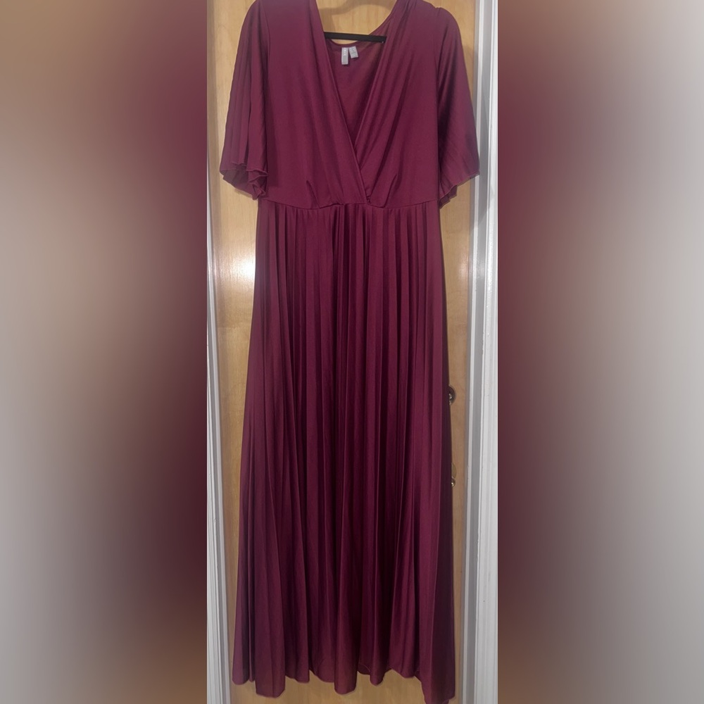 ASOS Curve Red Pleated Wrap Gown - Picture 3 of 3